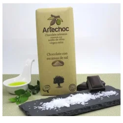 CHOCOLATE NEGRO ARTESANAL CON AOVE Y ESCAMAS DE SAL 105 GR